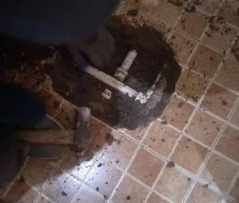 泸县卫生间漏水维修公司为您分享下卫生间渗水如何处理及注意事项